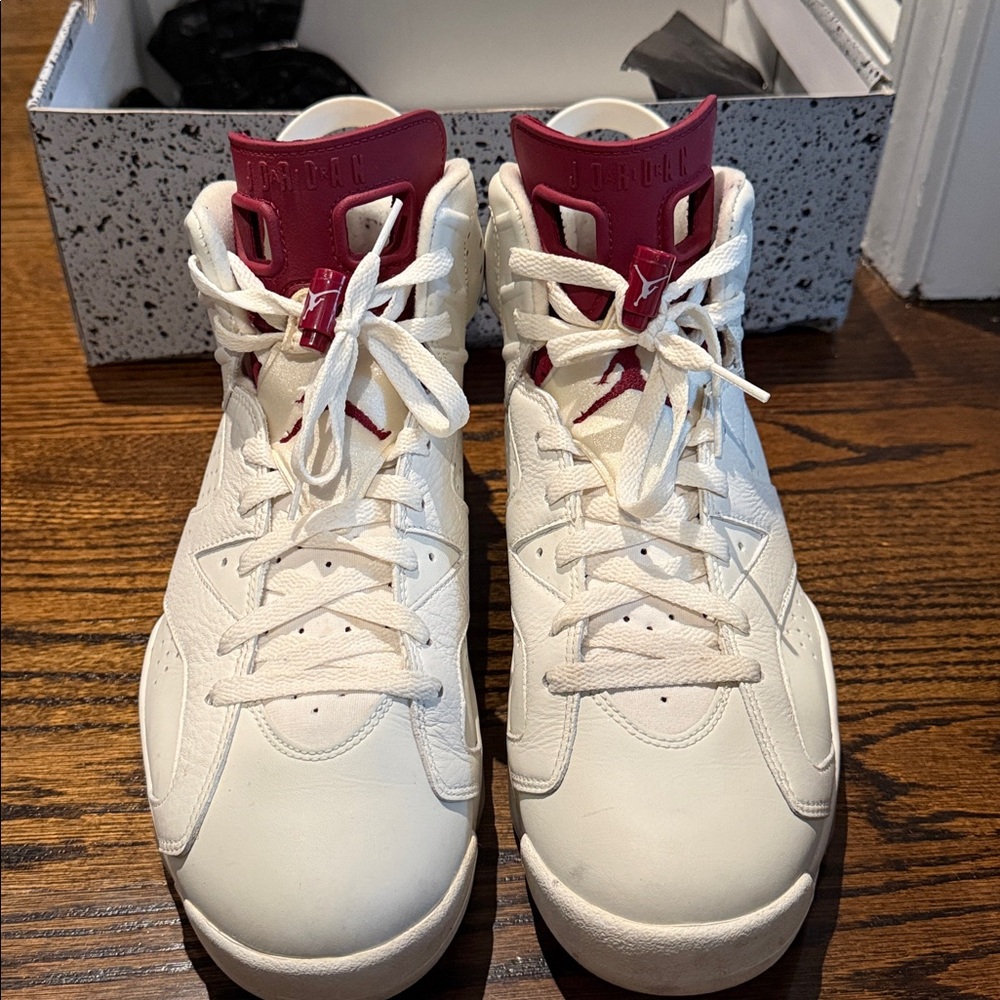 Jordan Sneakers in White and Red